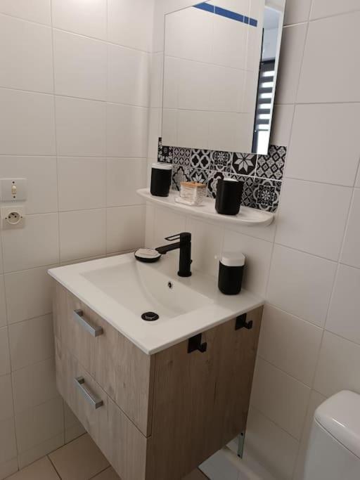 Studio Renove Dans Residence De Vacances Avec Grande Piscine Chauffee, Parking Et Terrasse Агд Екстер'єр фото