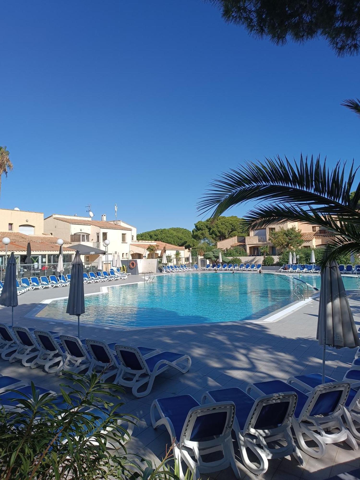 Studio Renove Dans Residence De Vacances Avec Grande Piscine Chauffee, Parking Et Terrasse Агд Екстер'єр фото