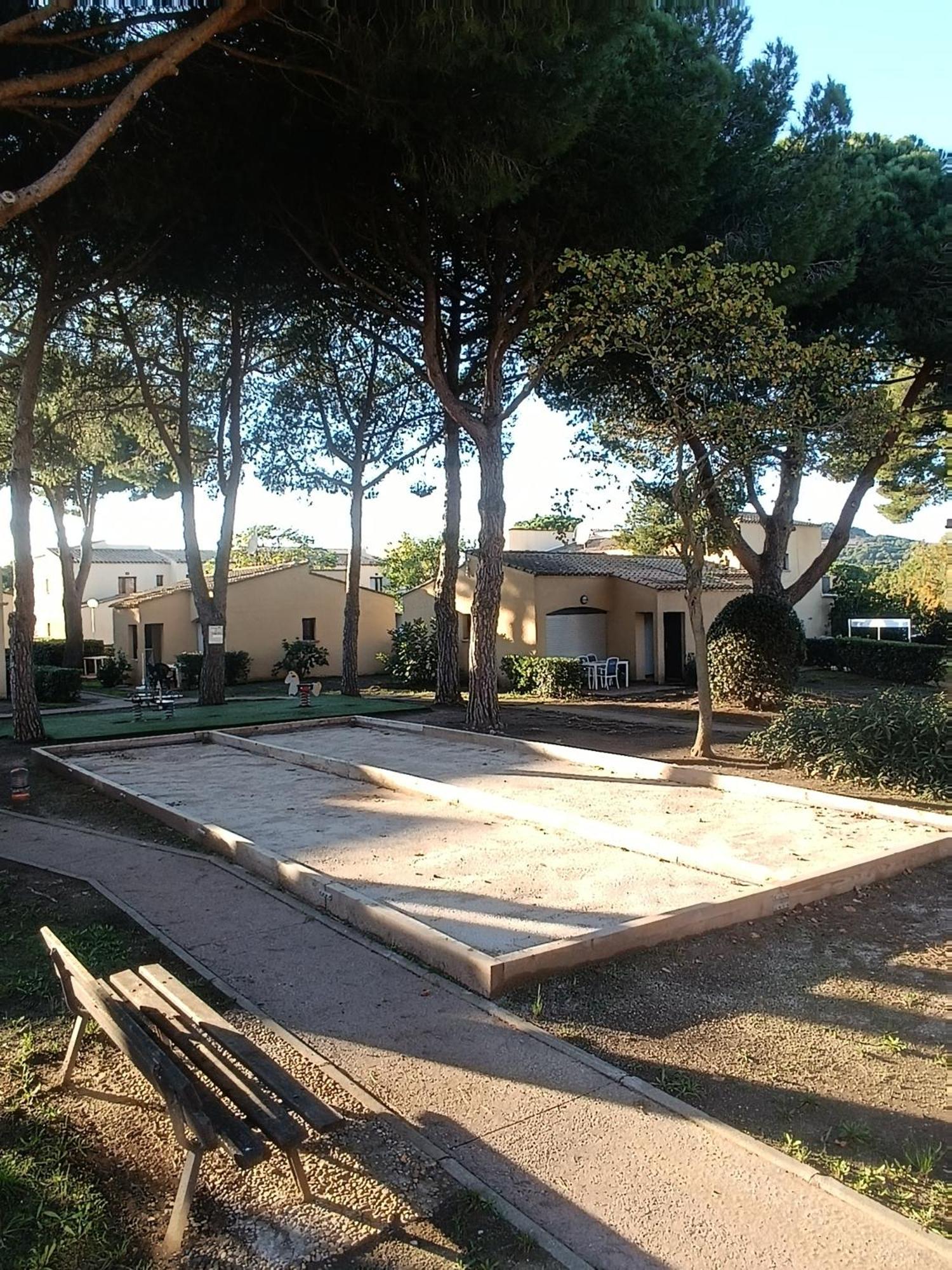 Studio Renove Dans Residence De Vacances Avec Grande Piscine Chauffee, Parking Et Terrasse Агд Екстер'єр фото